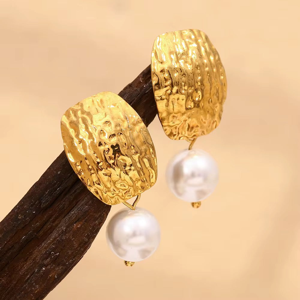 Your Bahandi Huggies Pear Earrings